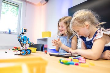 Lübeck  Office desk Raum Lab image 1