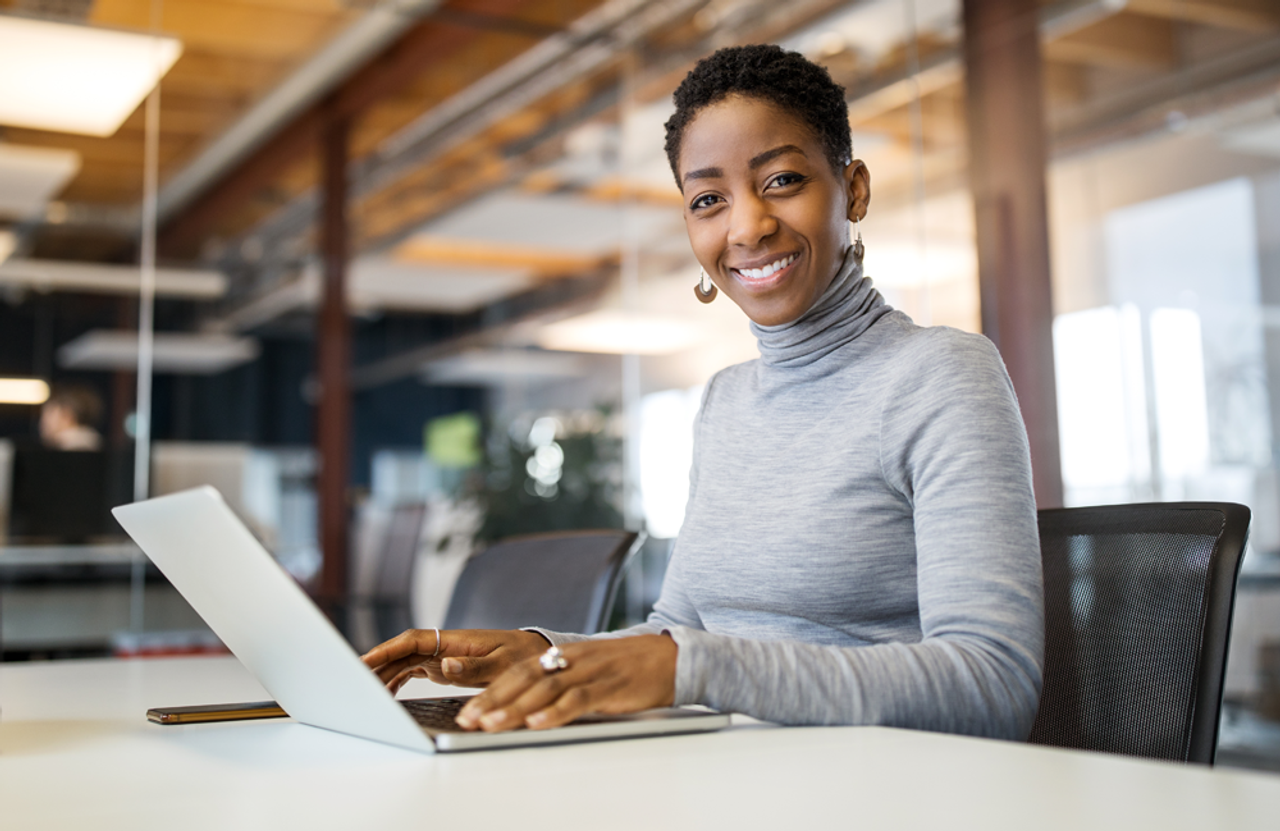 Schönefeld Präsentation Filmstudio Fotolocation & Filmlocation Berlin image 8