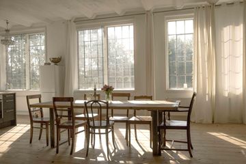 Hamburg Creative Meeting Fotostudio Sunlit Daylight Industrial Loft Studio with Large Windows image 2