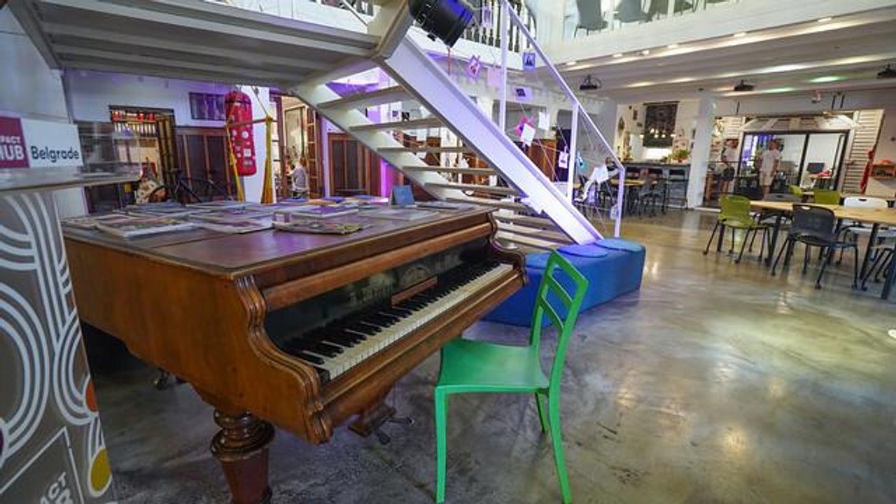 Rest der Welt  Eventlocation Square image 4