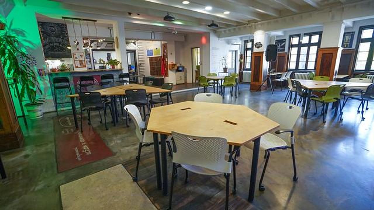 Rest der Welt  Eventlocation Square image 6