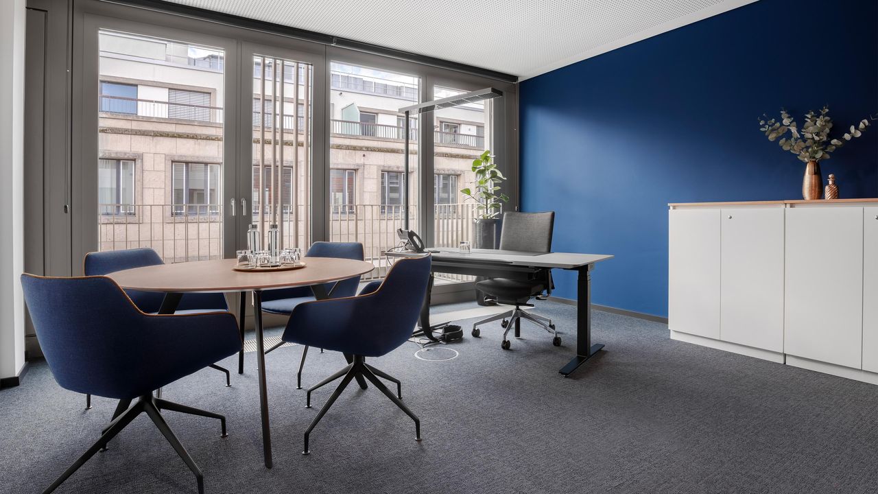 Stuttgart  Business Center Chefbüro mit Besprechungslösung Käte Hamburger bis zu 4 Personen image 1