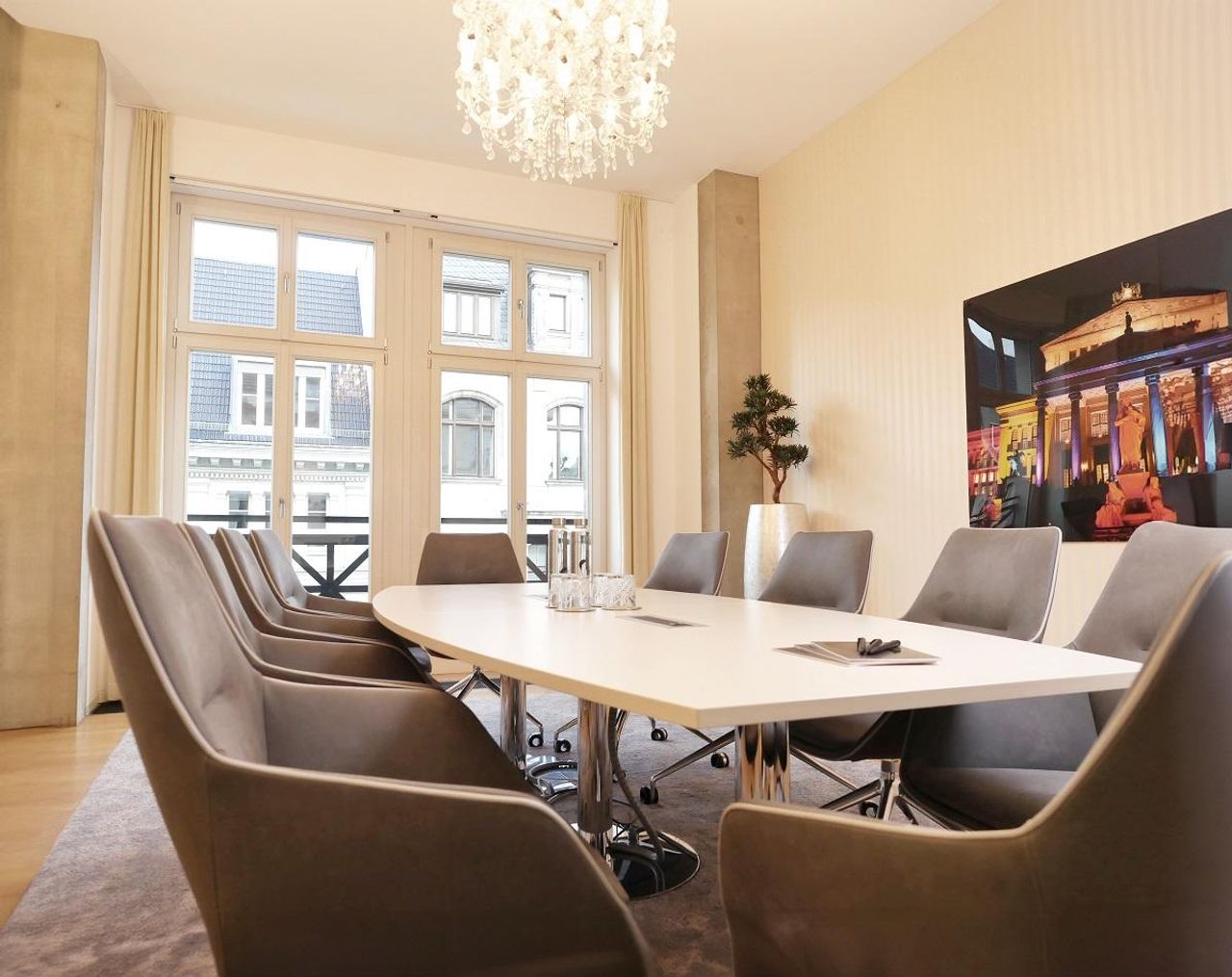 Berlin Kunden-Meeting Meeting rooms Konferenzraum VOLTAIRE image 1