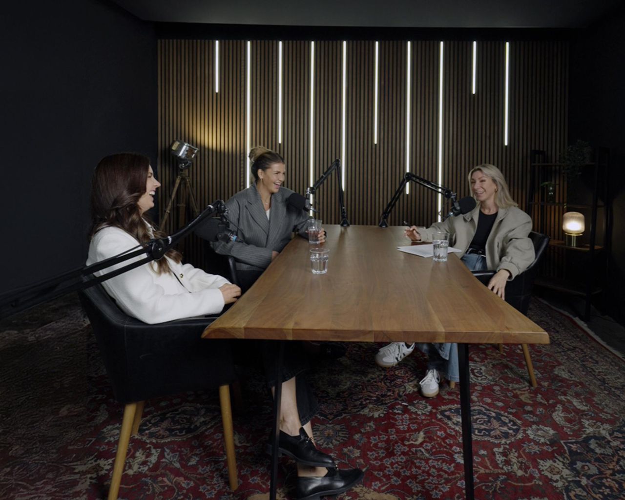 Cologne  Studio high.studios Konferenzraum image 1