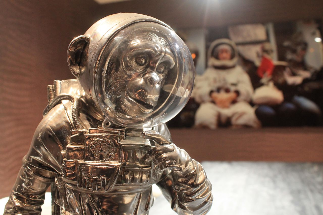 Amsterdam  Meeting room In Space image 1