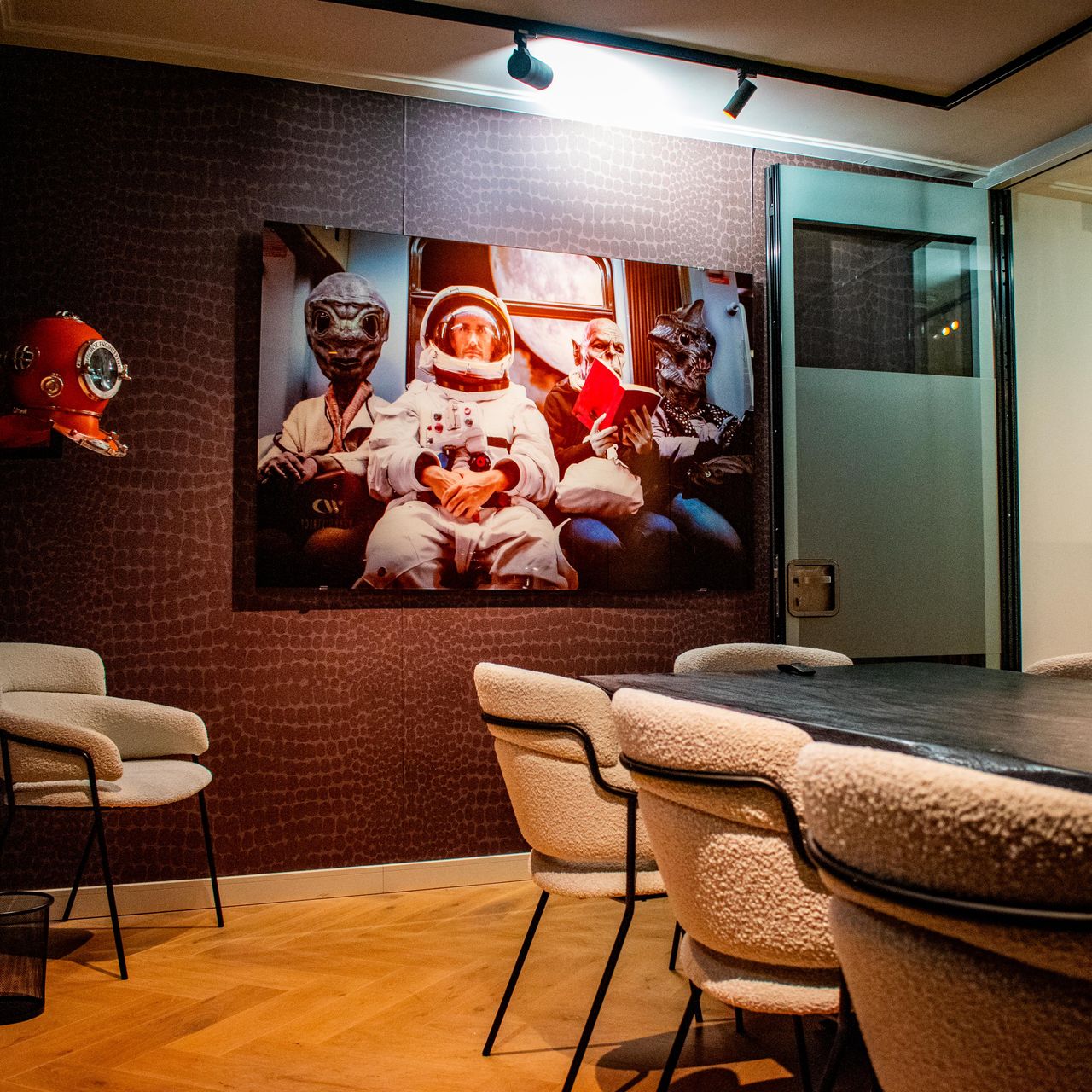 Amsterdam  Meeting room In Space image 2