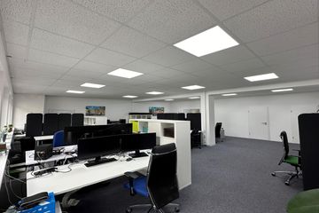 Rest of the World Office desk Großraum- Schreibtische- Monatsticket im 2.OG image 2