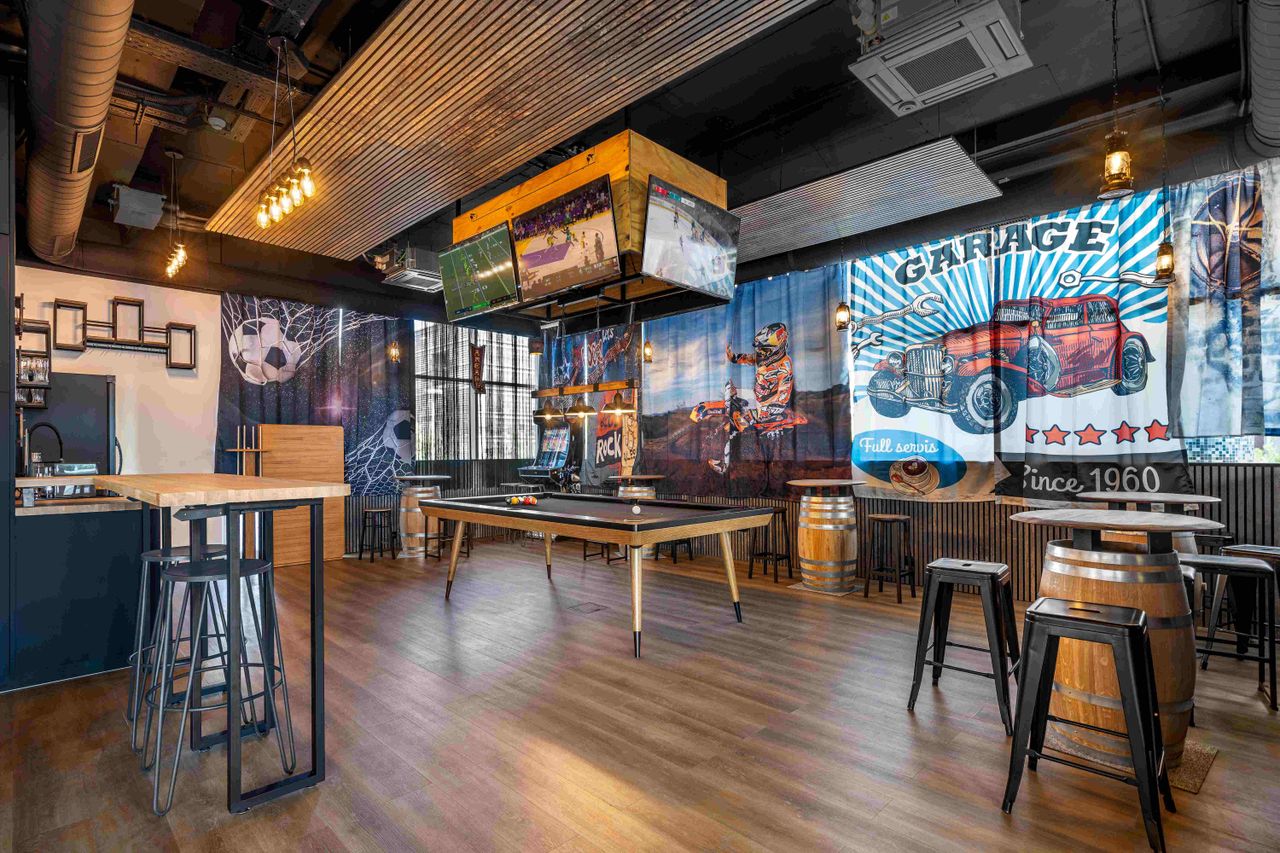 Rest der Welt  Meetingräume Private Sports Lounge image 1