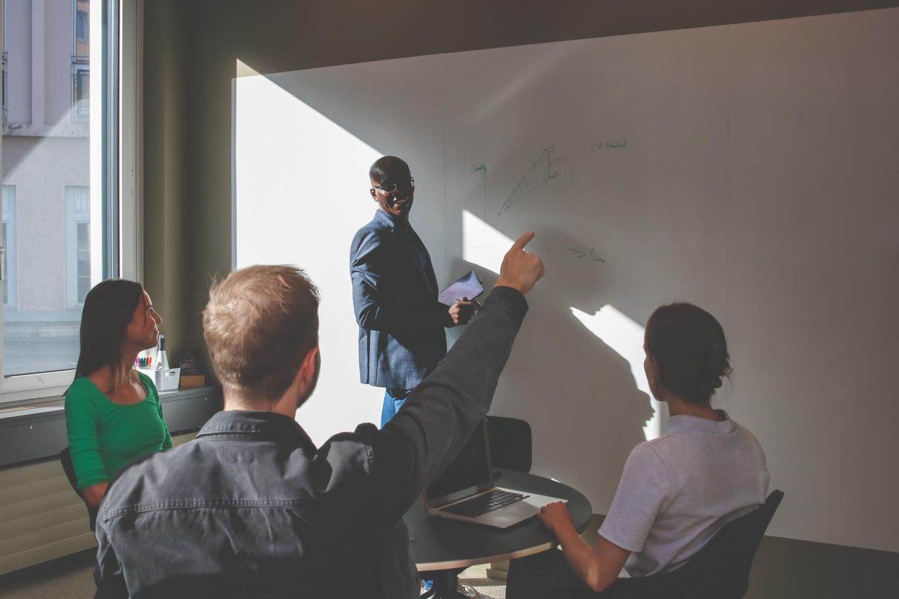 Zürich Kundengespräch  Rimessa image 2