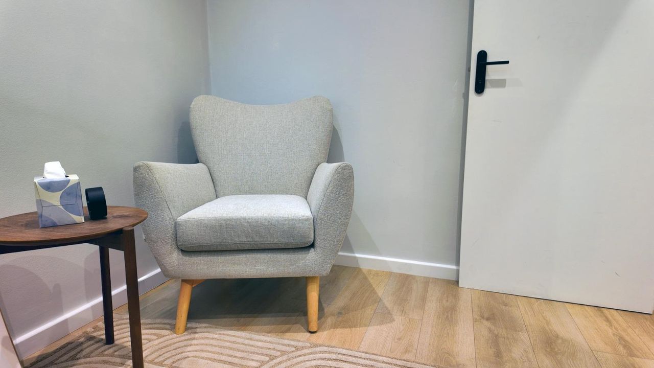 London  Consulting Room Cypress Room image 4