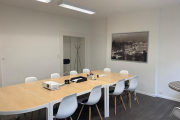 Rest der Welt Kundengespräch  Paris image 0