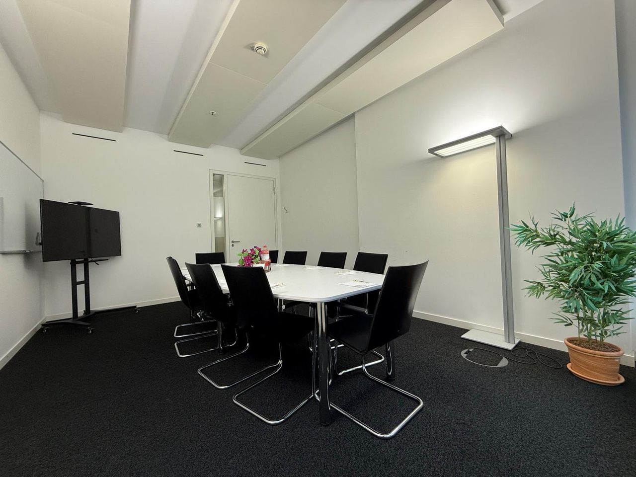 Berlin Offsite-Meeting Business Center Konferenzraum Spree image 3