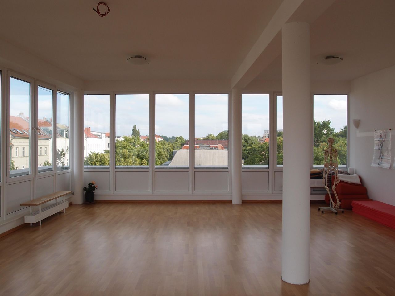 Berlin Kreatives Meeting Veranstaltungsraum Großer Seminarraum + extra Gruppenraum, 136 qm + umlaufende Terrasse image 3