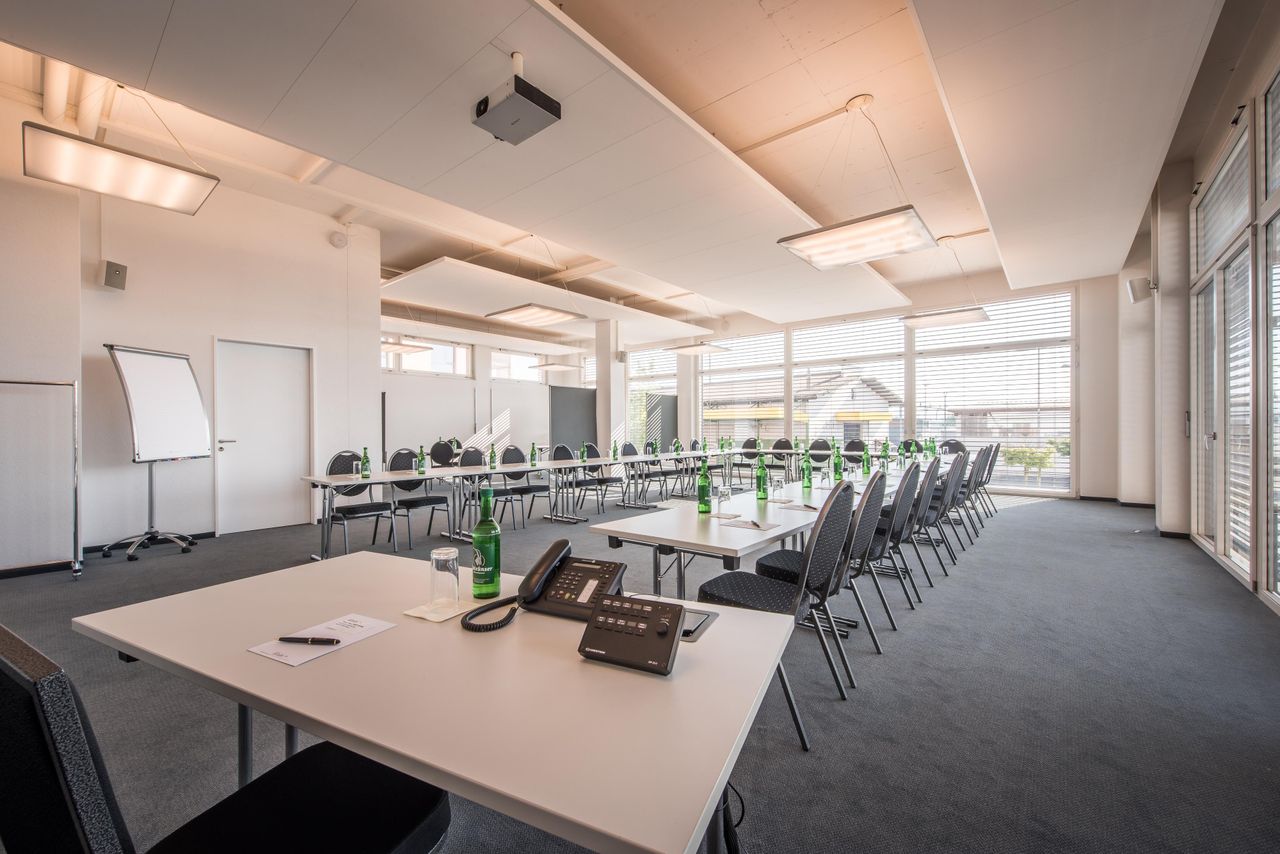 Rest of the World Seminar Boardroom Sem2 image 3