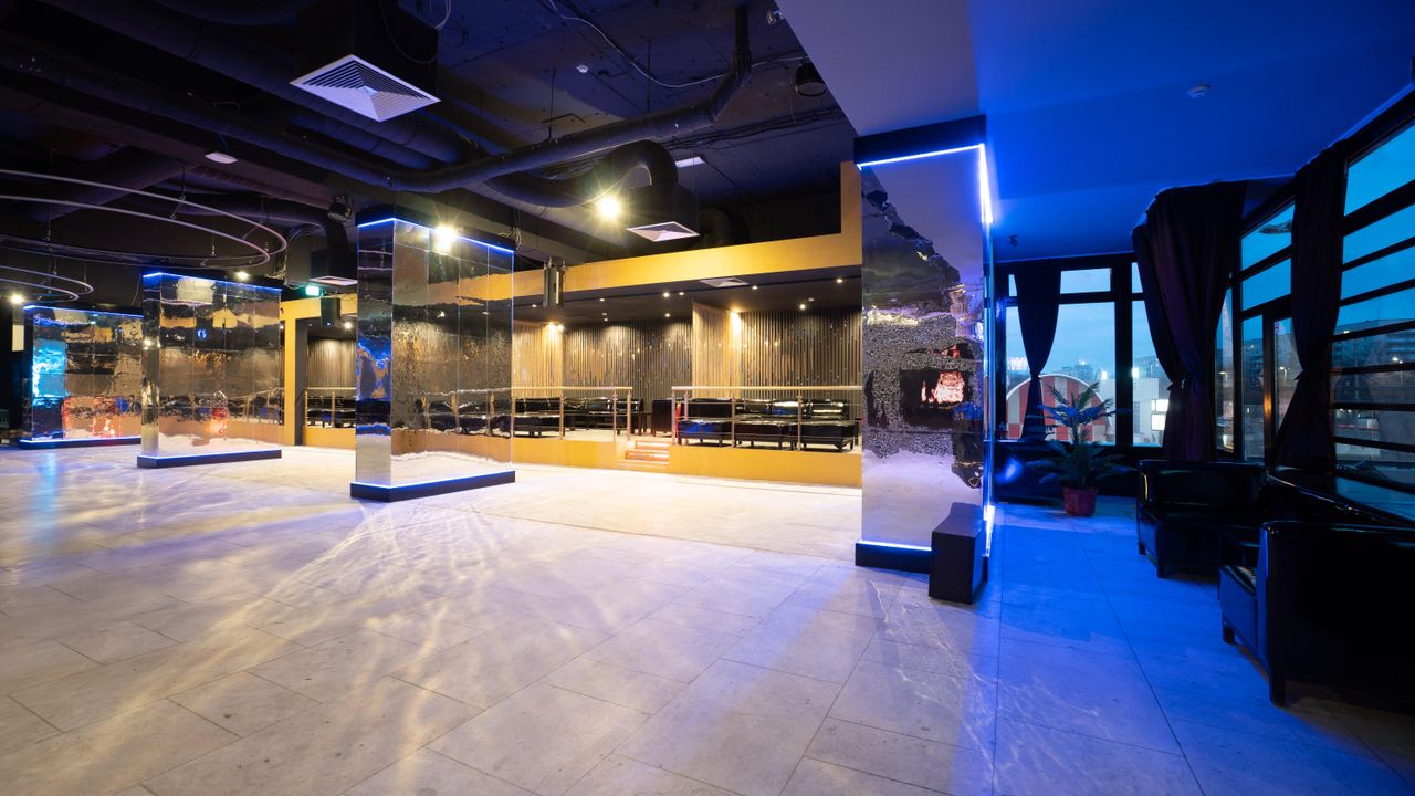 Berlin  Club Balcony Am Fernsehturm image 7