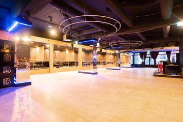 Berlin Club Balcony Am Fernsehturm image 10