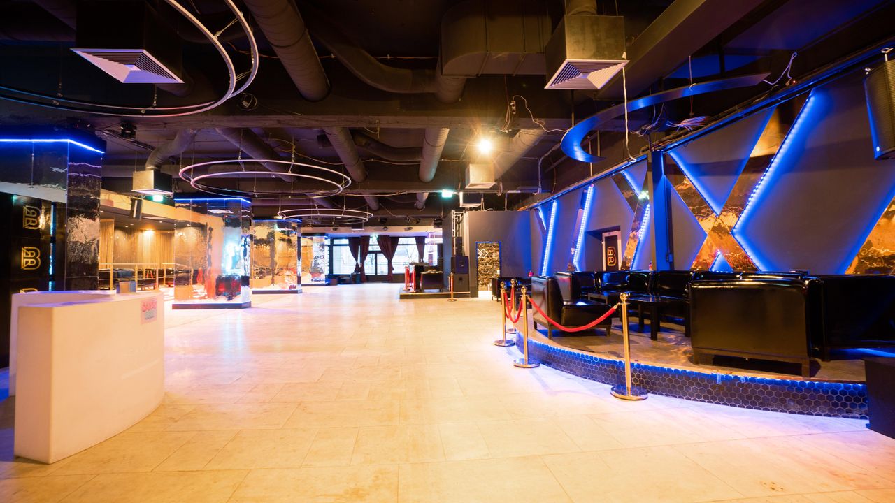 Berlin  Club Balcony Am Fernsehturm image 15