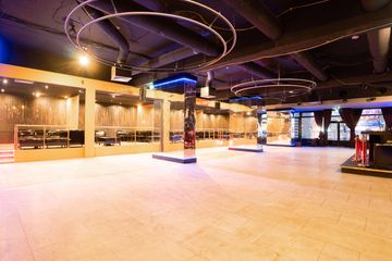 Berlin Club Balcony Am Fernsehturm image 16