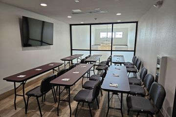 Santa Cruz Meeting rooms Flexible Meeting Room for Conferences, Viewings, Training, Boardroom, et image 2