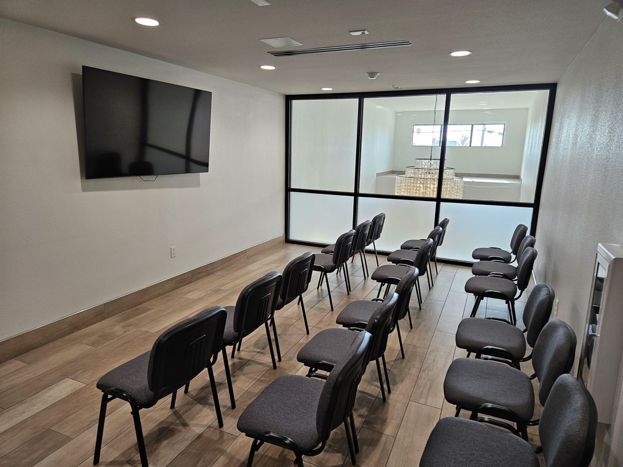Santa Cruz  Meeting rooms Flexible Meeting Room for Conferences, Viewings, Training, Boardroom, et image 3