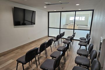 Santa Cruz Meeting rooms Flexible Meeting Room for Conferences, Viewings, Training, Boardroom, et image 3