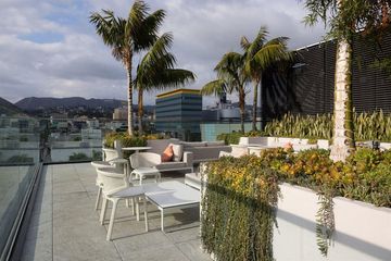 Los Angeles Restaurant Rooftop Venue & Meeting Space image 4