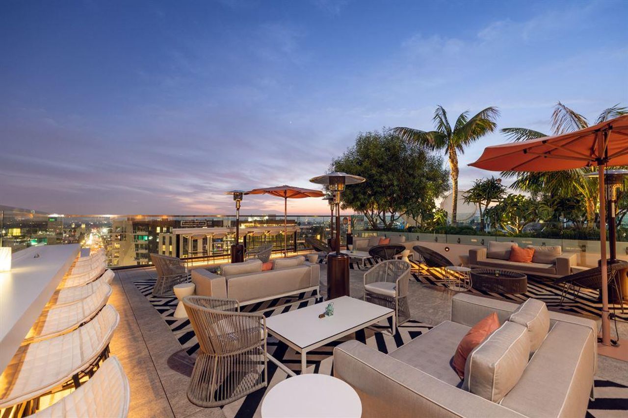 Los Angeles  Restaurant Rooftop Venue & Meeting Space image 9