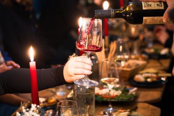 Berlin Bar Cosy wine bar image 3