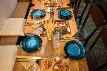 Berlin Bar Cosy wine bar image 2