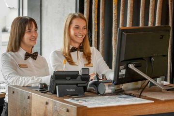 Wetter Office desk Felix Restaurant image 7