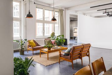 Berlin Kreatives Meeting Filmstudio Neon Island Studio image 5