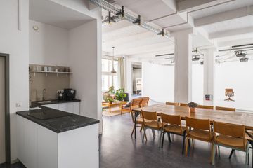 Berlin Kreatives Meeting Film studio Neon Island Studio image 6