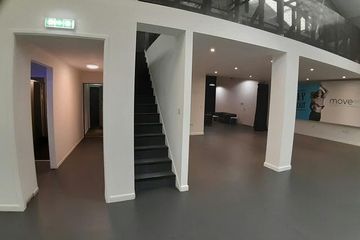 London  Gallery Black Swan Yard Studios image 1