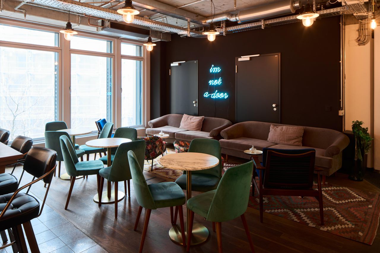 Frankfurt  Coworking space Meeting Room M31-6 seats image 1