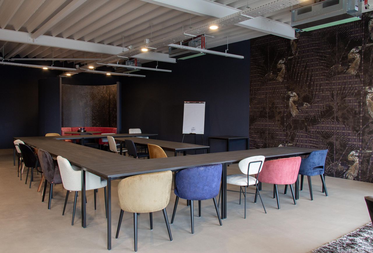 Zwolle Offsite Meeting Business center Blue XL image 11