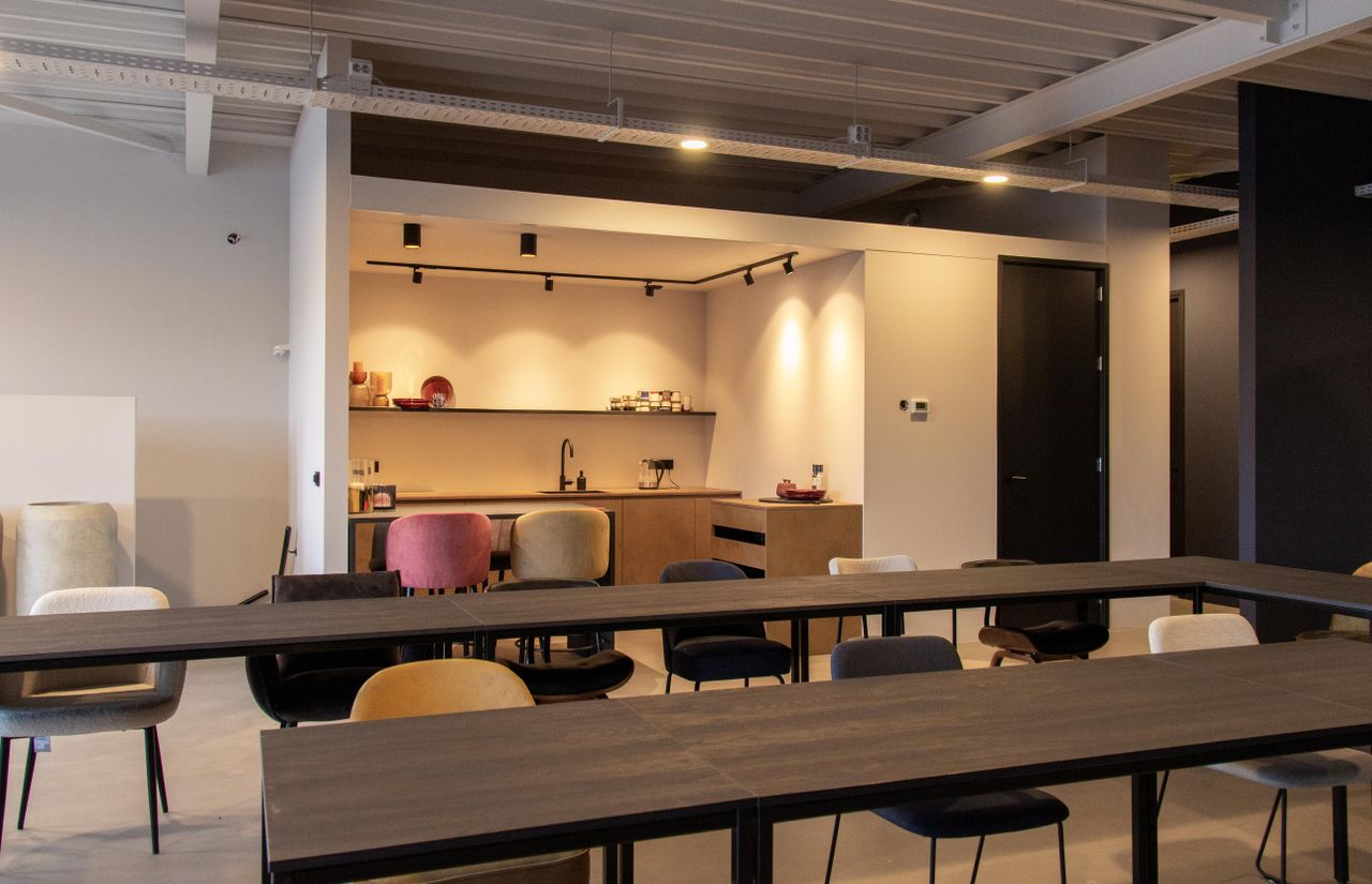 Zwolle Offsite Meeting Business center Blue XL image 4