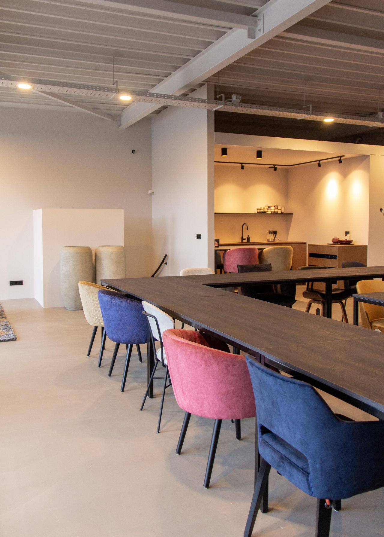 Zwolle Offsite Meeting Business center Blue XL image 10