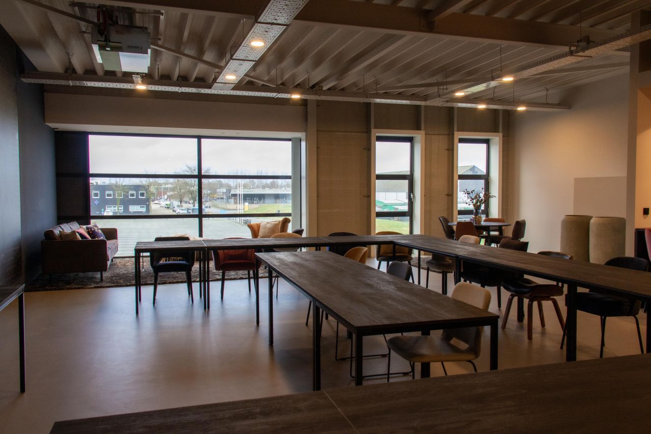 Zwolle Offsite Meeting Business center Blue XL image 15