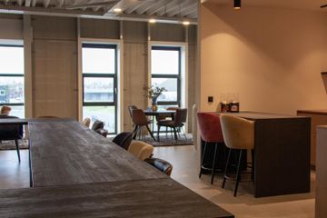 Zwolle Offsite Meeting Business center Blue XL image 6