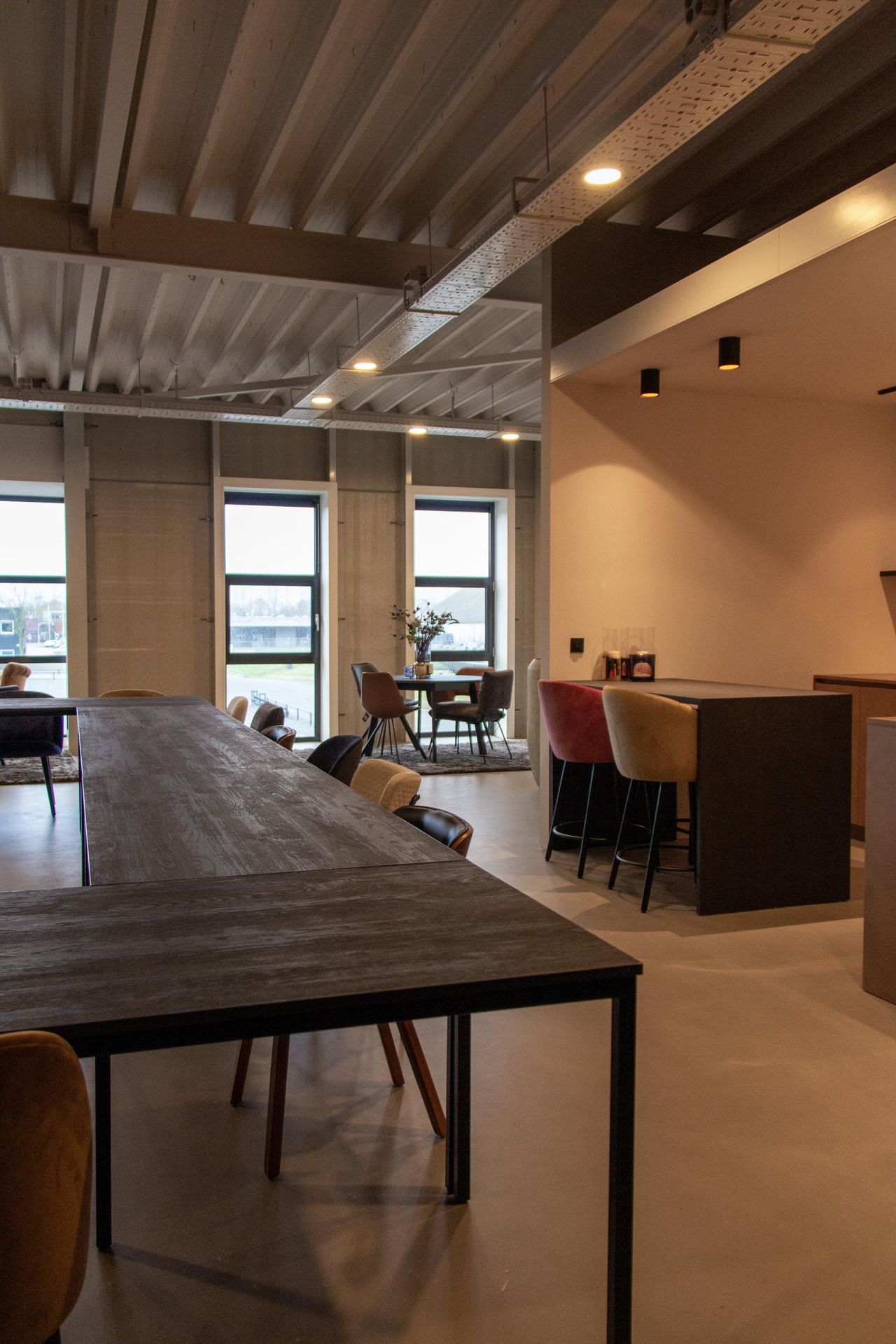 Zwolle Offsite Meeting Business center Blue XL image 6