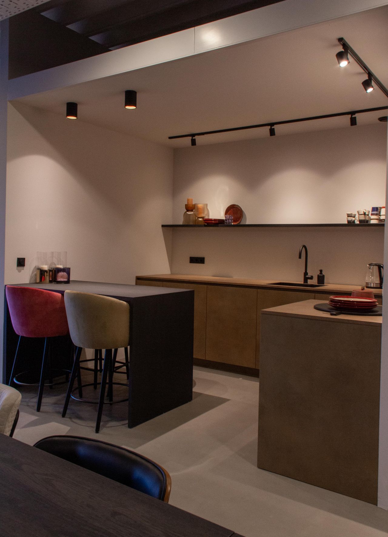 Zwolle Offsite Meeting Business center Blue XL image 5