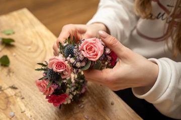 Ingelheim am Rhein Evenementenlocaties Kreativ-Workshops im Weingut – Teamevents mit Gläser bemalen, Plotten & image 0