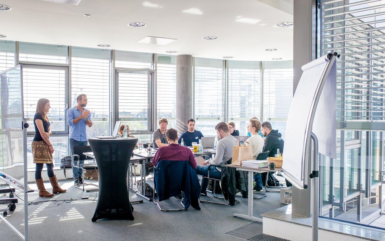 Köln Kreatives Meeting Coworking Space Vancouver image 2