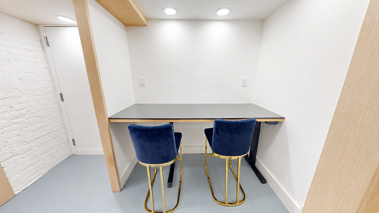 New York  Meeting room Serpentine Alcove image 2