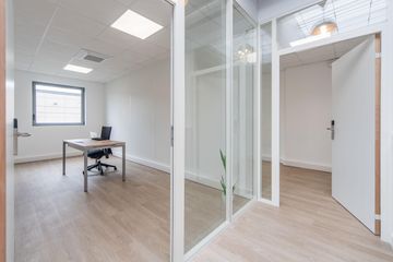 Bailly-Romainvilliers Coworking spaces Bureau 5 image 2