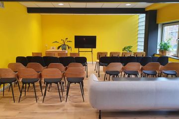 Almere Client Meeting Meeting room Lounge image 2