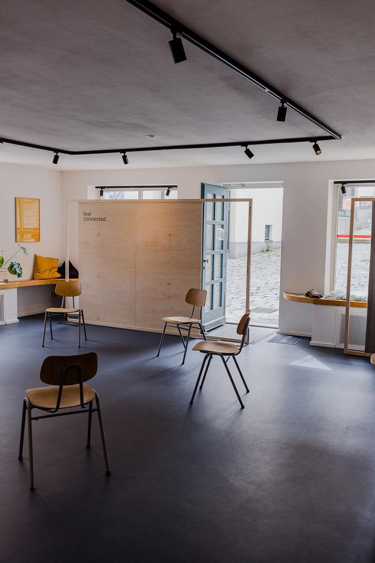 Rest of the World Kunden-Meeting Meeting rooms HELLO DACHAU I Dein Work-und Meetingspace image 6