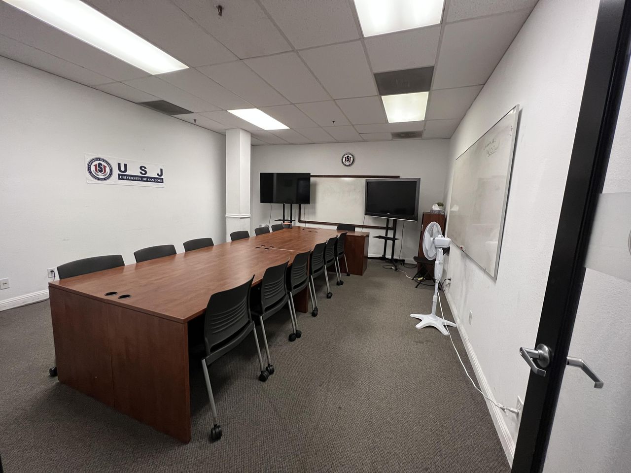 San Jose Mobile Working Meeting rooms room 124 image 20