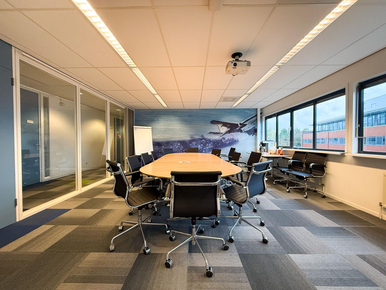 Leiden Offsite meeting Training room a. Vergader- en trainingsruimte Airplane image 1