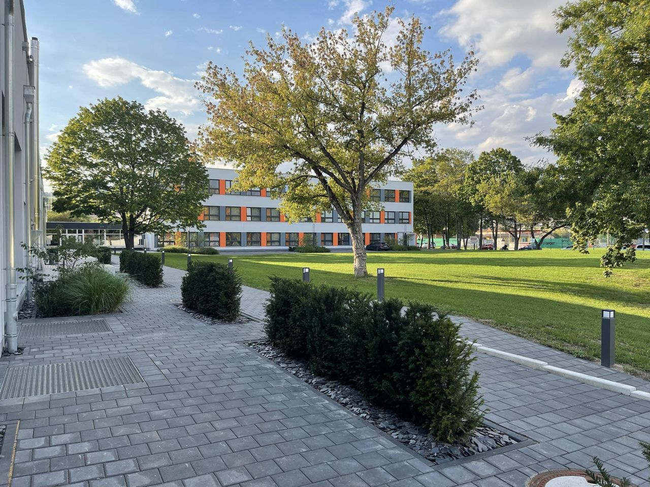 Jena  Coworking spaces Meetingraum M image 2